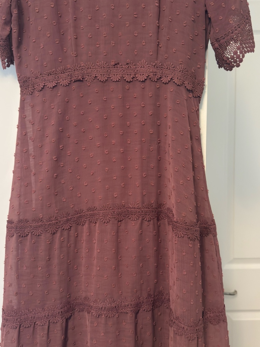 Lulus Women’s Mauve Swiss Dot Lace Midi Dress Size M Dust Rose Party Dress - Picture 5 of 9